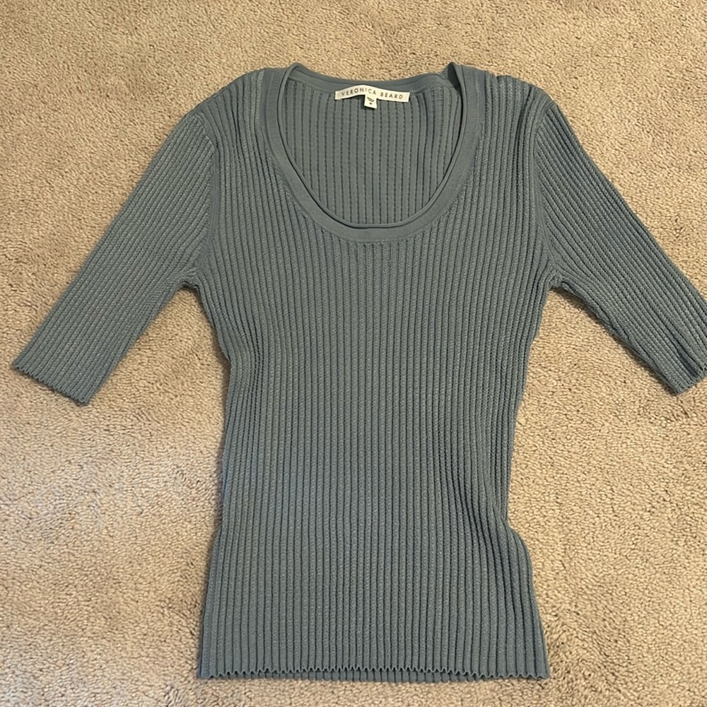 Fitted blue top